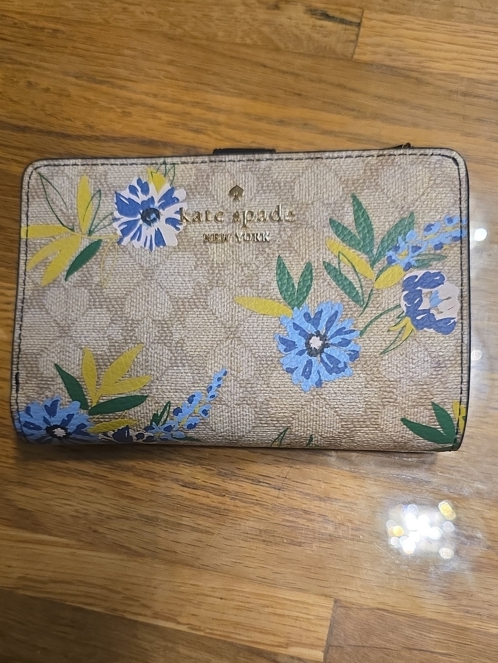 Kate Spade New York Flower Floral Bifold Wallet.